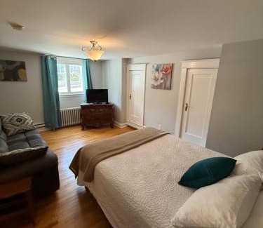 Waterford Valley Apartment | Midstream Manor Unit 3, Studio