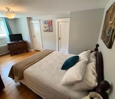 Waterford Valley Apartment | Midstream Manor Unit 3, Studio