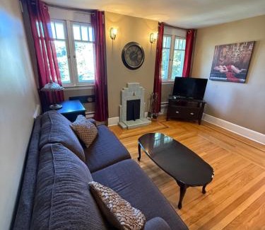 Waterford Valley Apartment | Midstream Manor Unit 5, 1 Bedroom Apartment