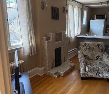 Waterford Valley Apartment | Midstream Manor Unit 8, 2 Bedroom Apartment