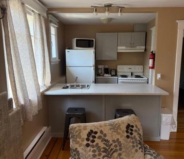 Waterford Valley Apartment | Midstream Manor Unit 8, 2 Bedroom Apartment