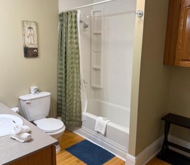 Waterford Valley Apartment | Midstream Manor Unit 9, 2 Bedroom Apartment