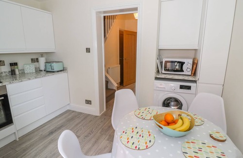 City Centre Cottage | Midsummer Cottage