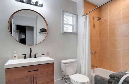 South Louisville House | Midterm Rental~Newly Renovated~Spacious