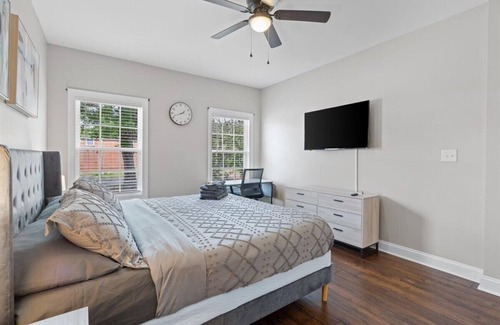 Gastonia House | MidTerm Stay in Gastonia! Newer Construction w/ King Bed!