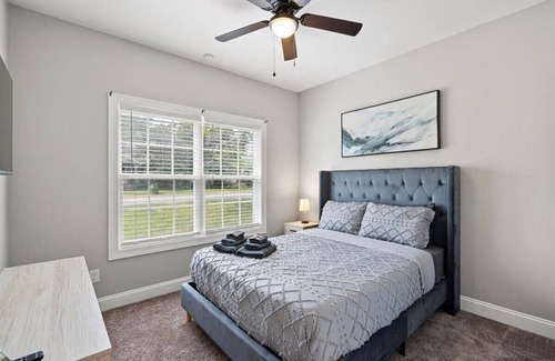 Gastonia House | MidTerm Stay in Gastonia! Newer Construction w/ King Bed!
