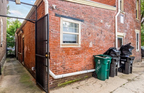 Clifton Heights Apartment | Midtown Apt Near Downtown&U of C - Hangout Unit 3