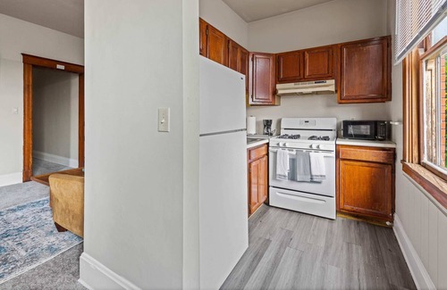 Clifton Heights Apartment | Midtown Apt Near Downtown&U of C- Hangout Unit 1&2