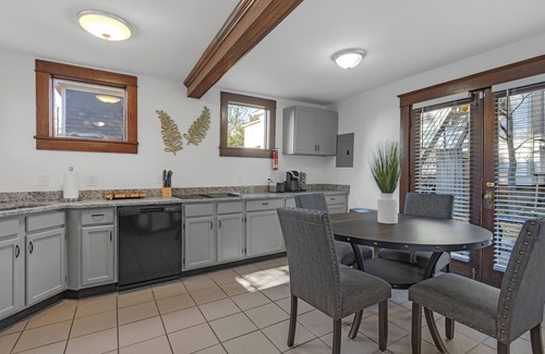 Central Gardens House | Midtown Blu Serenity