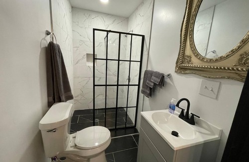 Vollintine-Evergreen Condo | Midtown Cozy Studio