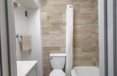 Crosstown Apartment | Midtown, Gated Parking, Keyless entry