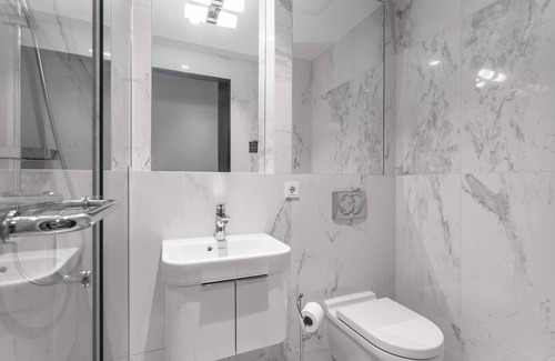 Downtown Hotel | Midtown Hotel - Small Double Room