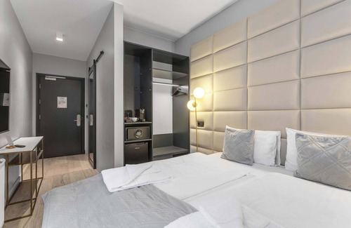 Downtown Hotel | Midtown Hotel - Small Double Room