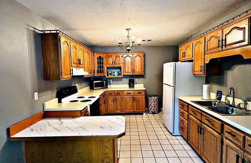 Mountain View House | Midtown Oasis
