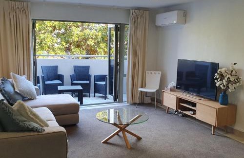 Taupo House | Midtown Tui Villa - Taupō Central Holiday Unit