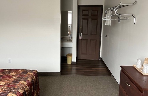 Columbia Hotel | Midway Budget Inn