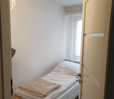 Pruszkow Apartment | Mieszkanie dla 3-6 osób