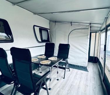 Huede Other | Mietwohnwagen 54