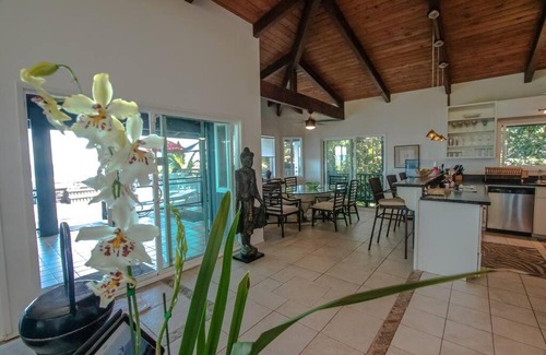 Keaau House | Mika Kai-Epic Spot for Whale Watching!