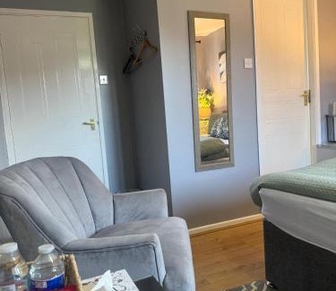 Acocks Green House | Mikab Inn Premium Room For Family & Solo in Birmingham