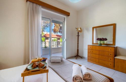 Petaloudes House | Mike's House in Kremasti near the Beach Rhodes