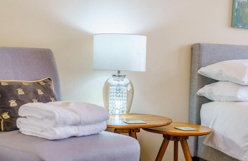 Pevensey House | Mikro Miramar - Cottage