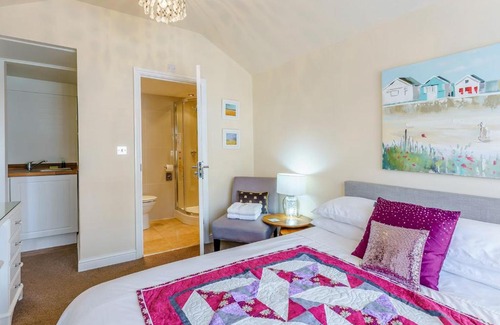 Pevensey House | Mikro Miramar - Cottage
