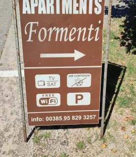 Skradin Apartment | Mila and Jurija Formenti 2 apartments in heart of nautic marina, with heated swimming pool, bikes, Sup, kajak