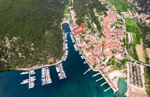 Skradin Apartment | Mila and Jurija Formenti 2 apartments in heart of nautic marina, with heated swimming pool, bikes, Sup, kajak