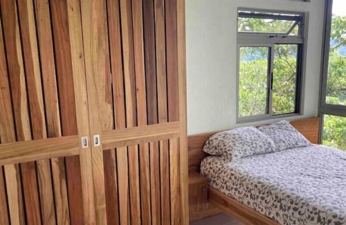 El Millon House | Milagro- Tree Bungalow