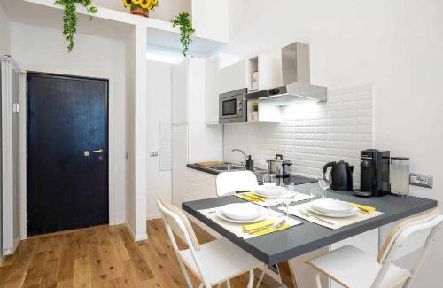 San Marco Apartment | Milano City Apartments - Duomo Brera - Elegant Suite in Design District
