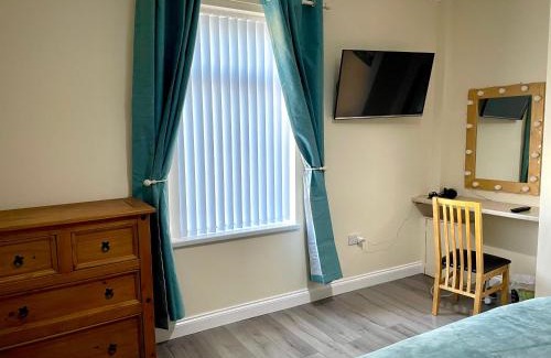 Sunderland Apartment | Milburn Cottage 2- Luxury Accommodation