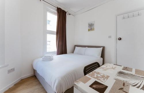 Tower Hamlets House | Mile End Double Rooms 27 Guest house