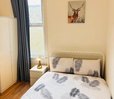 Tower Hamlets House | Mile-End Staycation