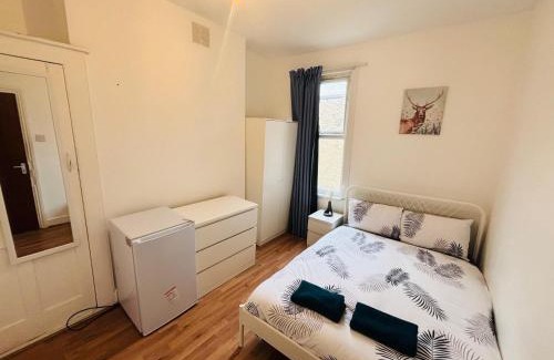 Tower Hamlets House | Mile-End Staycation
