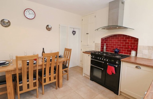 Tideswell Cottage | Milford House
