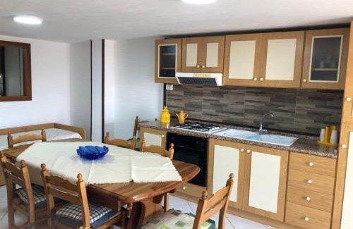 Torre Colonna-sperone Apartment | Milicia Apartment