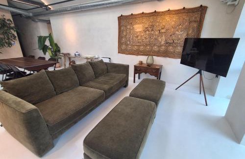 Tiverton House | Milk barn