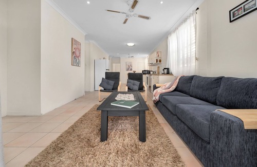 Paddington House | Milkins Apartment Paddington with Off St Parking