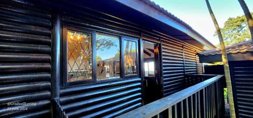 Port Edward Apartment | Milkwood Lodge 10 - Sleeps 4