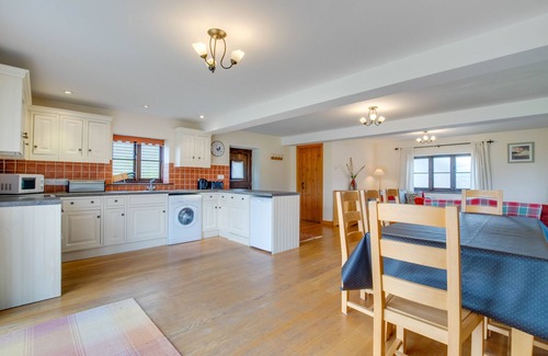 Cranbrook House | Mill Cottage - Three Bedroom House, Sleeps 6