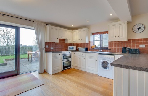 Cranbrook House | Mill Cottage - Three Bedroom House, Sleeps 6