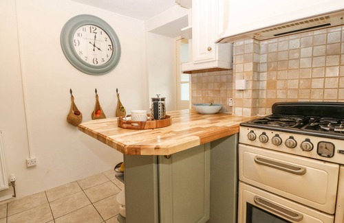 Garn Fadryn House | MILL HOUSE (MAIN HOUSE), with open fire in Sarn Meyllteyrn