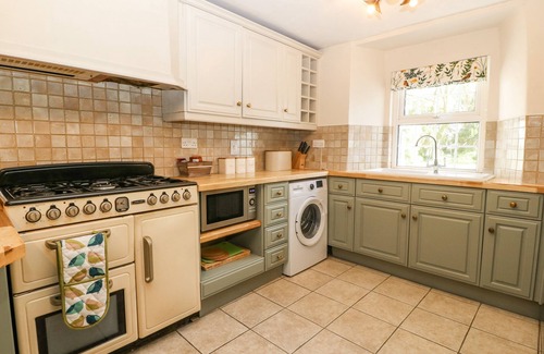 Garn Fadryn House | MILL HOUSE (MAIN HOUSE), with open fire in Sarn Meyllteyrn