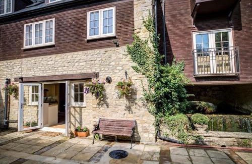 Burford House | Mill Race