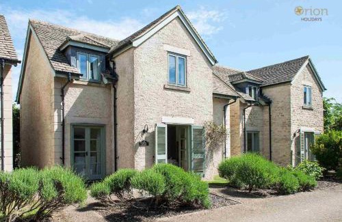 Cirencester House | Mill Village 59, Millstream Cottage - P
