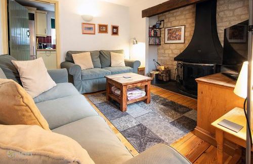 Cirencester House | Mill Village 59, Millstream Cottage - P