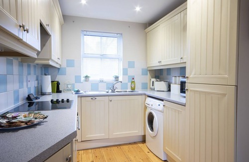 Cirencester House | Mill Village 81, Trout Cottage