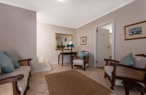 Summerstrand House | Millard Crescent Guest House