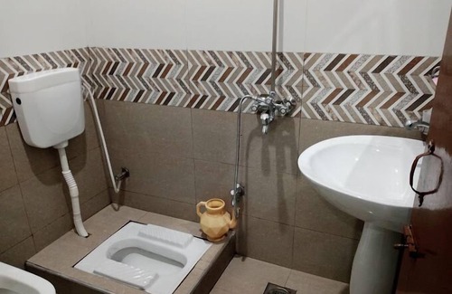 G-9 Sector Hotel | Millat Guest House G-9